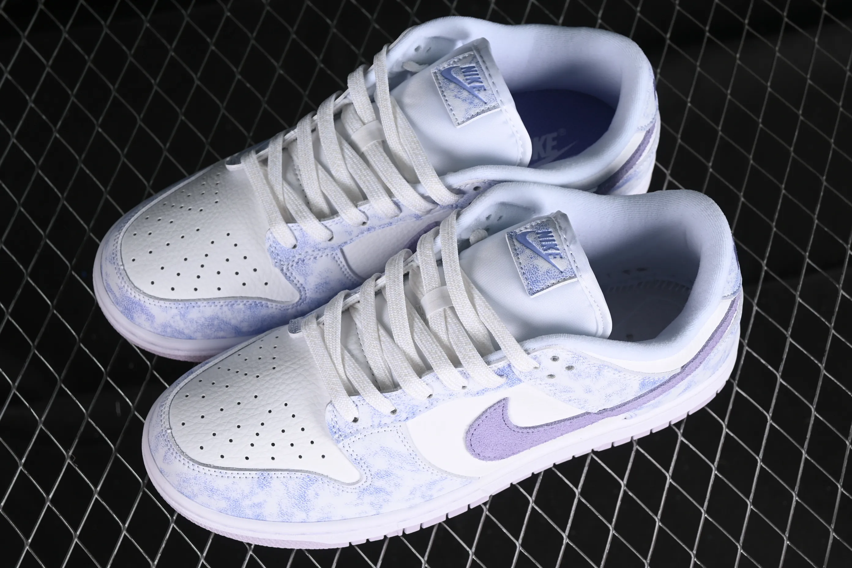 All categories Nk SB Dunk series Nk SB Dunk Low low-top sneakers Nk SB Dunk Low Prm white and light purple color SB smashed backboard fashion casual sneakers DM9467-500